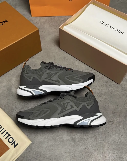 Louis Vuitton Runner Tactic en Louis Vuitton Runner Tactic